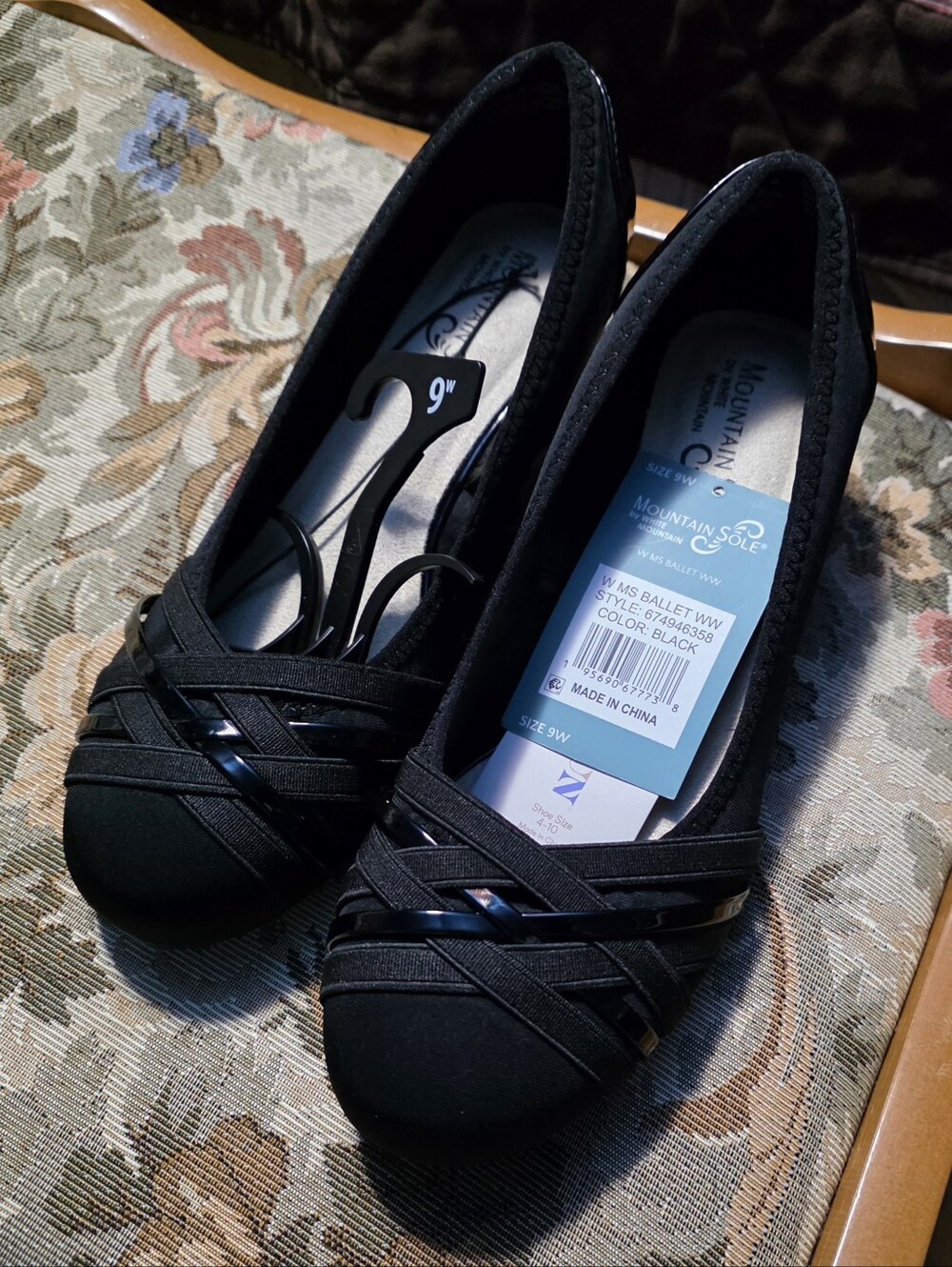 NWT Mountain Sole Women's Black Ballet Style Size 9 Wide Width Shoes